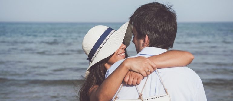 TYING THE KNOT: ΕΝΑΣ ΥΠΕΡΟΧΟΣ ΓΑΜΟΣ ΠΑΝΩ ΣΤΟ ΚΥΜΑ!